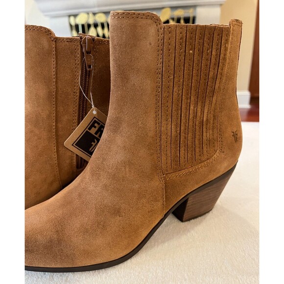 NEW Size 7.5 Frye Sandra Chelsea Block Heel Western Boots Cognac Suede Leather - Picture 3 of 11